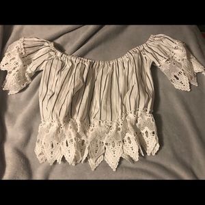 White/black crop tops